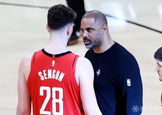 乌度卡：杜兰特被包夹带来了机会，但申京连续两场打得太犹豫